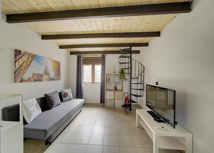 -quadrilatero- Consolata's Loft شقة *